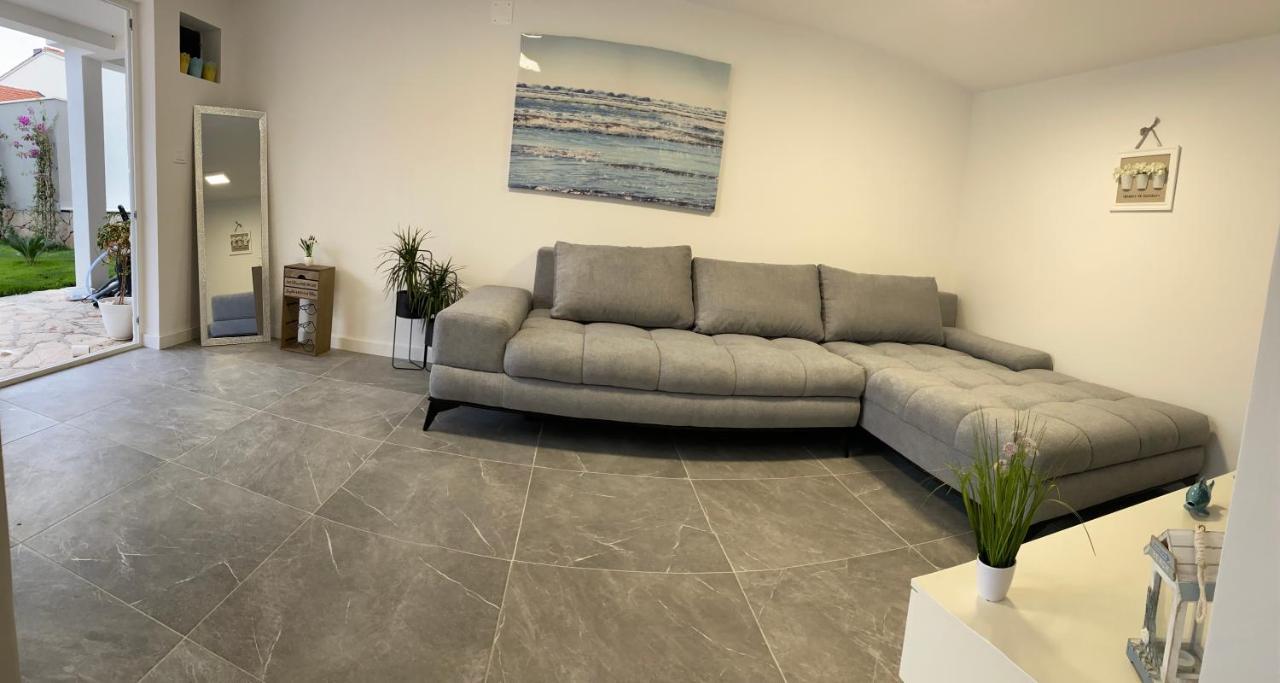 Villa Mediterra Garden & Pool 波尔 外观 照片