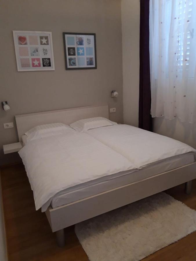 Villa Mediterra Garden & Pool 波尔 外观 照片